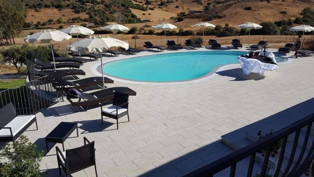 Case Vacanze Nioleo - Apartments And Pool Siniscola Exterior foto